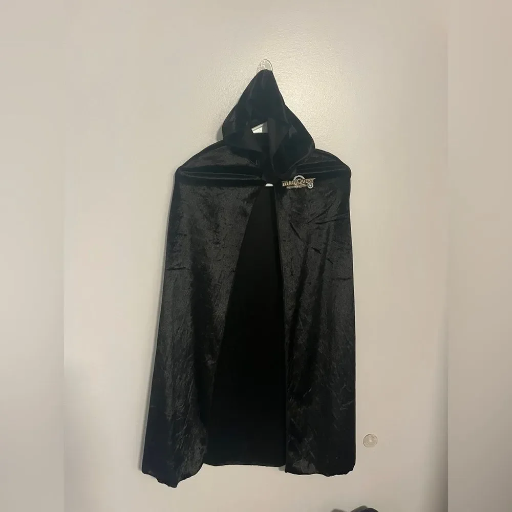 MagiQuest Black Hooded Cape L XL 5 -7 years